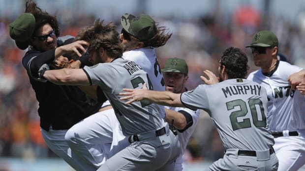 nats-giants-fight.jpg